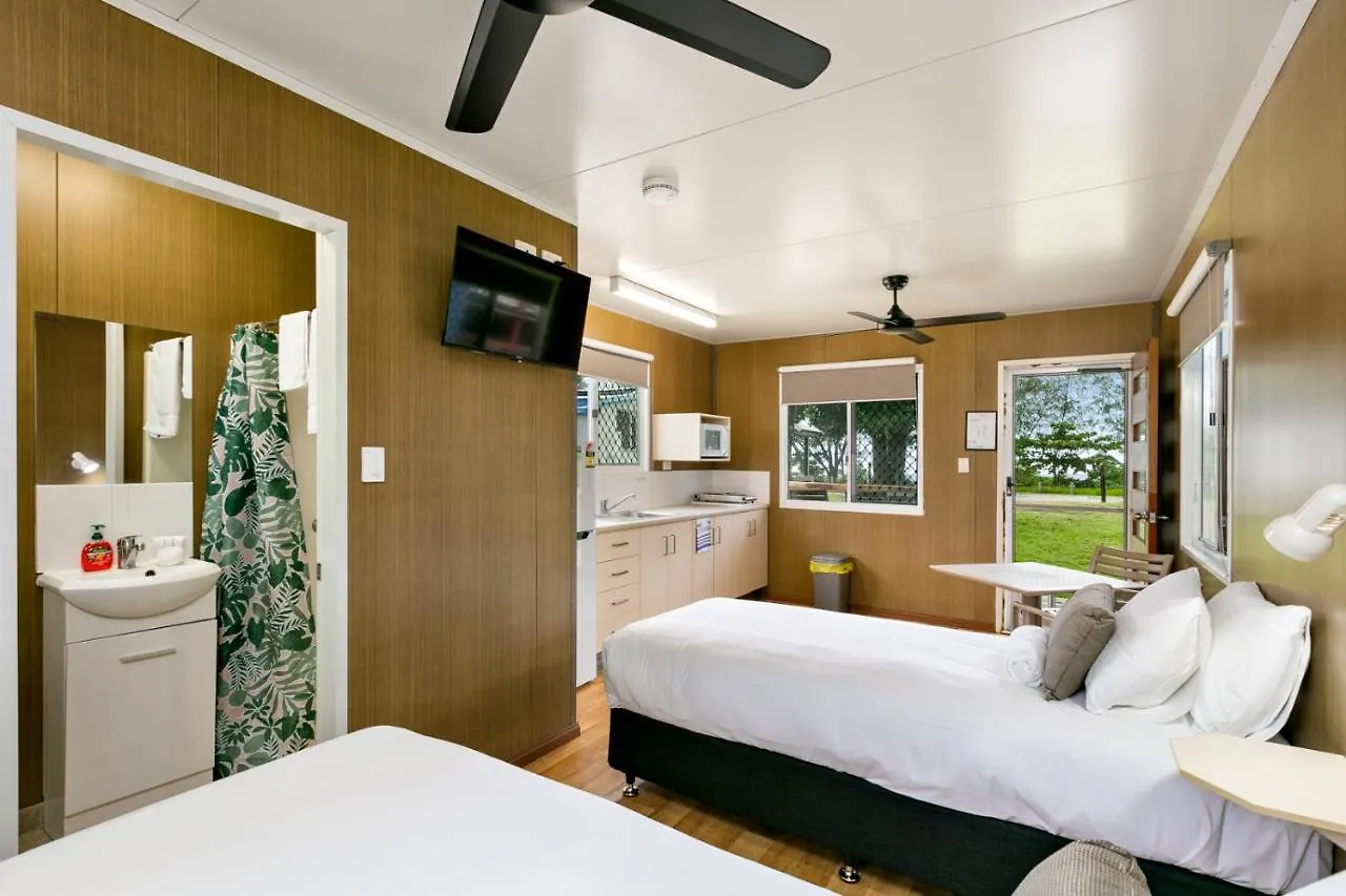 Bali Hai Child Free Holiday Park 미션비치 캠프장